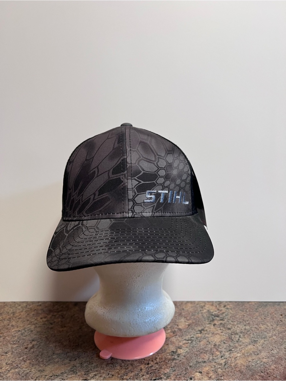 STIHL Men's Black Patterned Mesh Back Cap